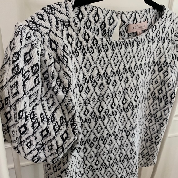 Black and White Short Sleeve Box-y Top - Picture 2 of 3